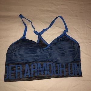 UA sports bra comes with pads